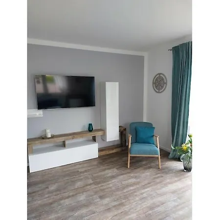 Finja Modern Retreat